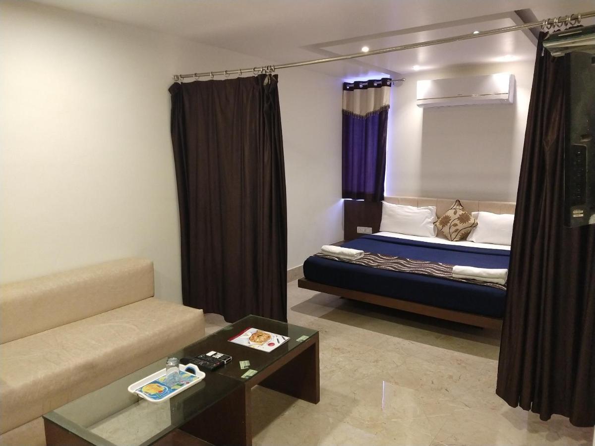 Palace 3* Varanasi